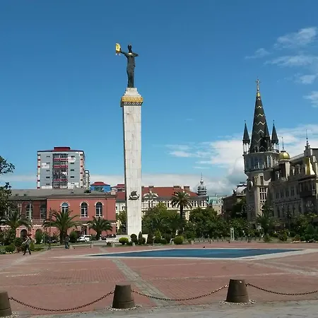 Tengiz'S Apartment On Gorgiladze Batumi Exterior photo